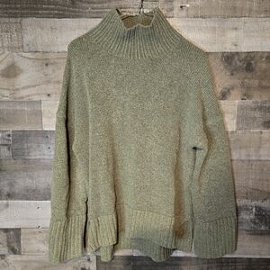 Abercrombie & Fitch Green Turtleneck